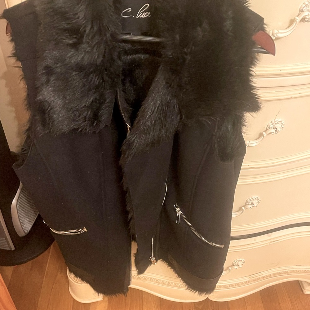 Suede fur vest with zippers ! Worn few times !